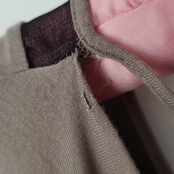 Taupe sleeveless top - size small - Picture 9 of 9